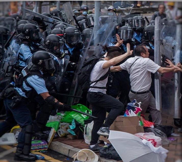 protest the new extradition-to-China law